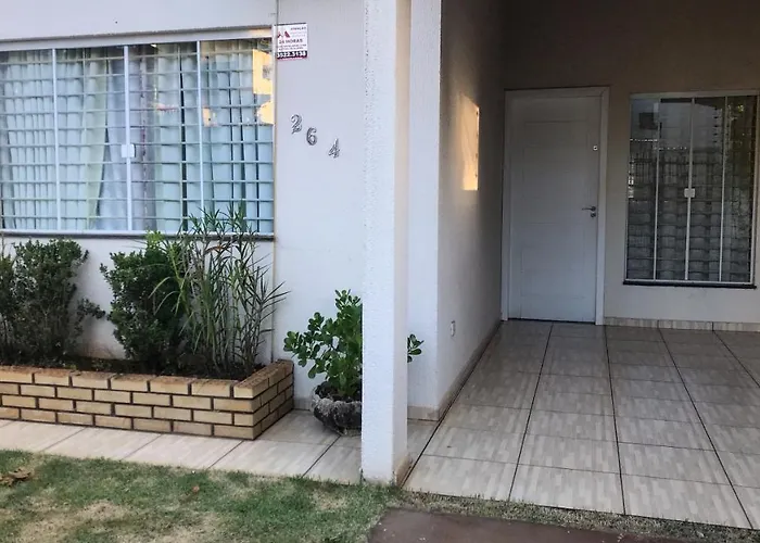 Casa Completa Com Churrasqueira E Jardim Em Foz